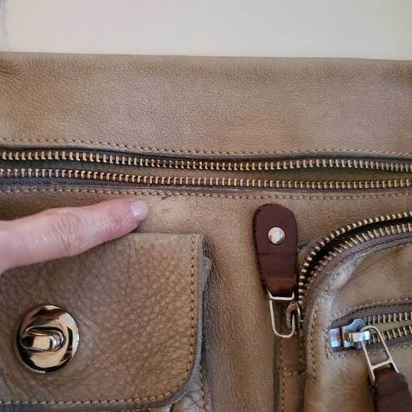 Roots Genuine Leather Village Crossbody Purse - Picture 3 of 7
